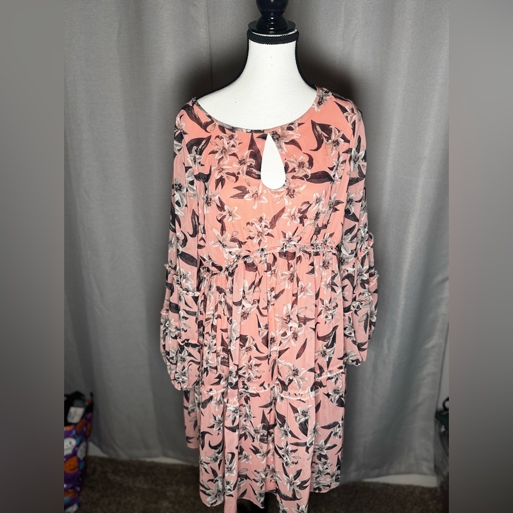 Kimi and Kai Light pink floral dress